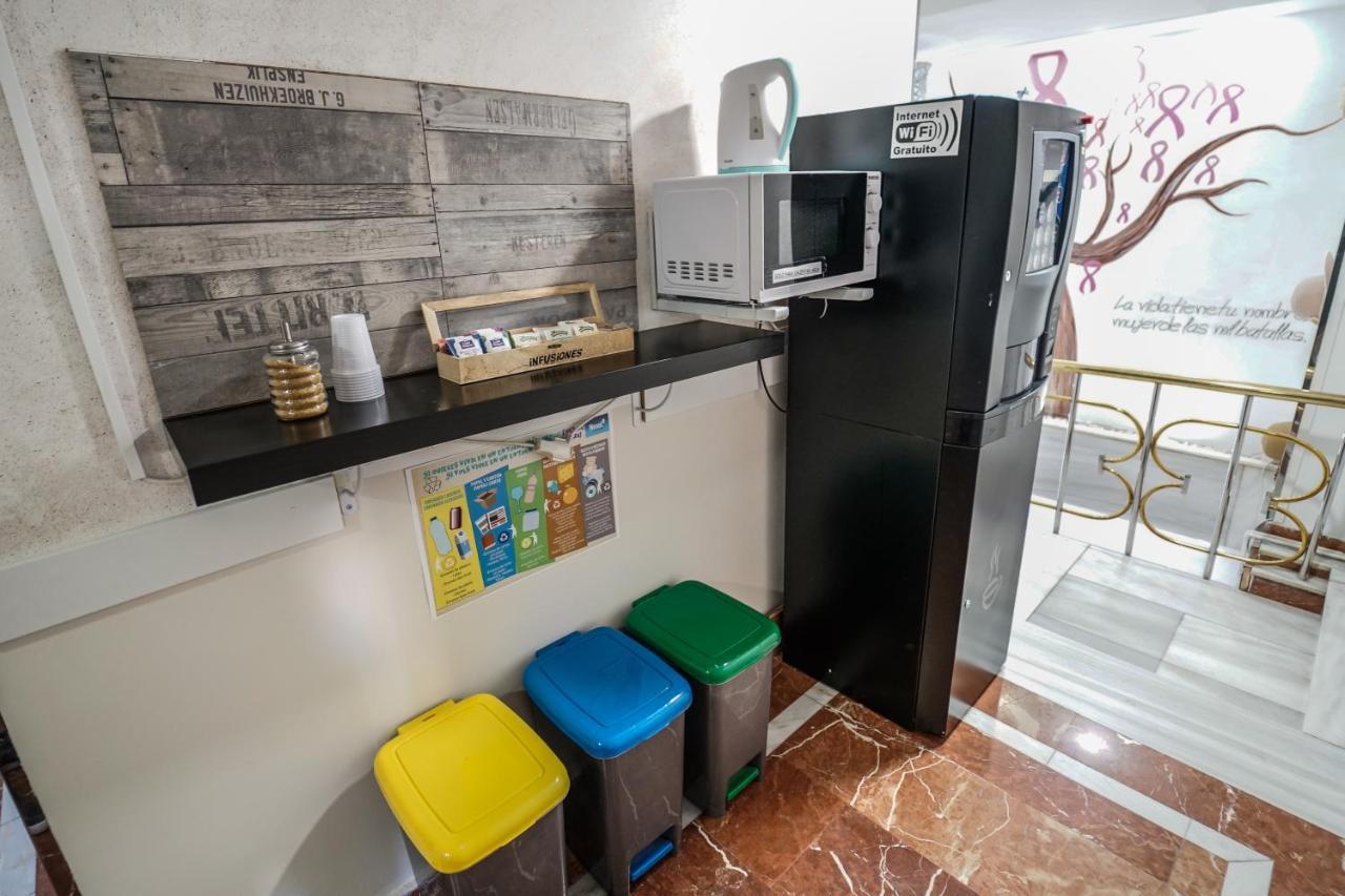 Hostal Nevot Granada Exteriör bild