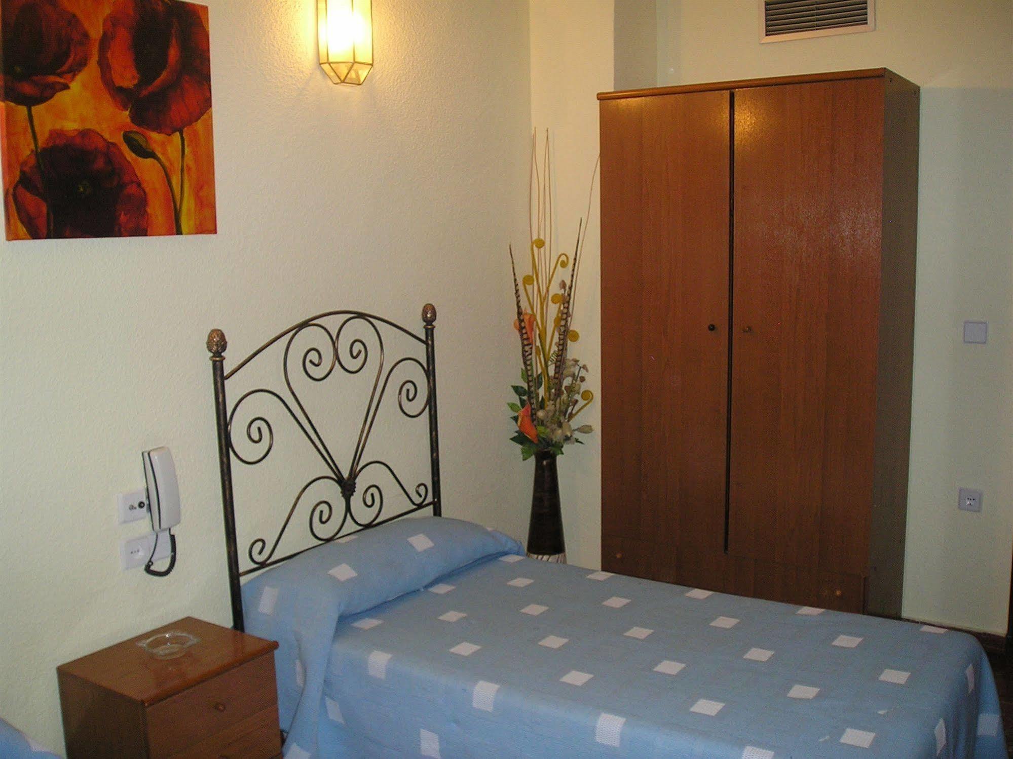 Hostal Nevot Granada Exteriör bild
